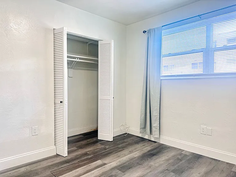 1545 NW 8th Ave — Photo 18