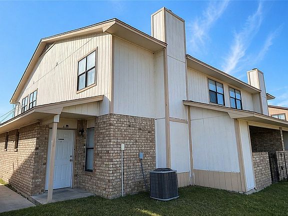 2nd image of 1813 Cedarhill Dr APT B
