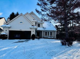 37375 Chelsea Ln, Farmington Hills, MI 48331