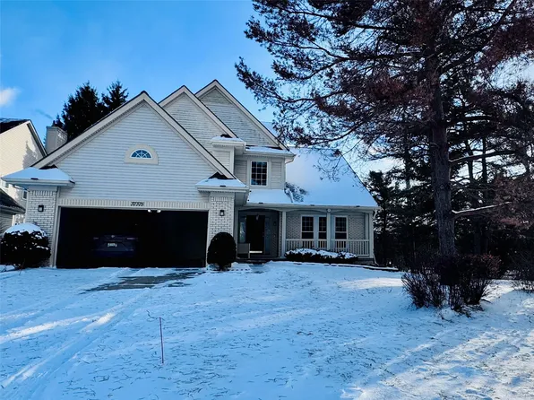 37375 Chelsea Ln, Farmington Hills, MI 48331