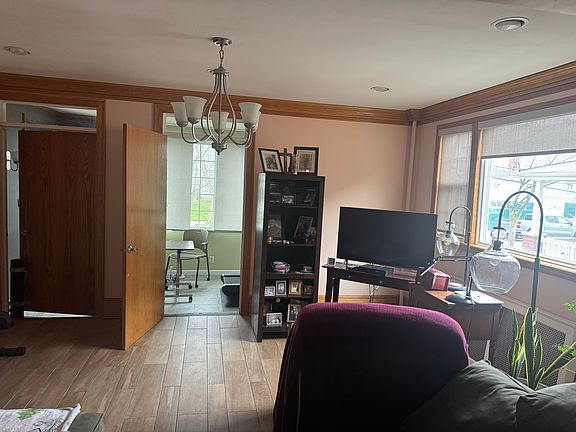 4th image of 518 Beach 126 St #1