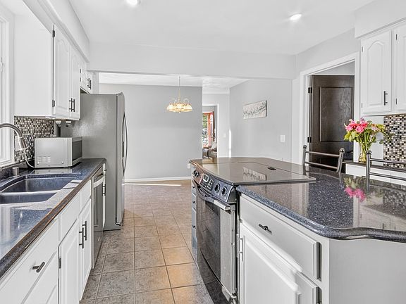 4th image of 3918 Rockwell Dr