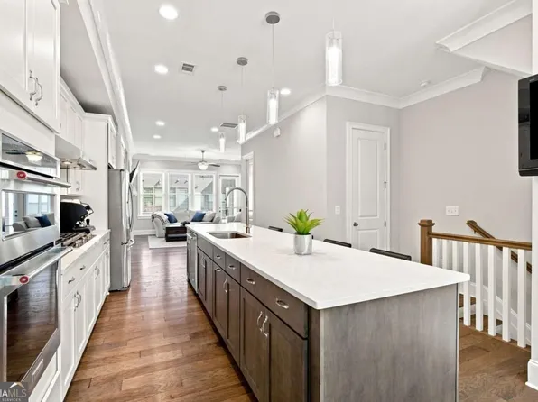 6580 Aria Village Dr, Sandy Springs, GA 30328