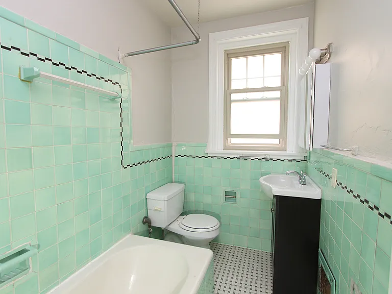 5610 Hobart St — Photo 6