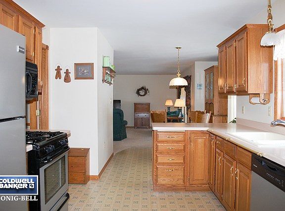 5th image of 3287 Meadow Trl W