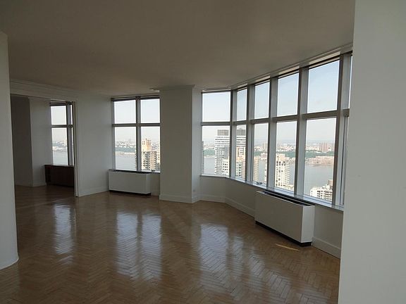4th image of 160 W 66th St APT 41A