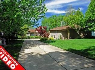 9398 Silverside Dr, South Lyon, MI