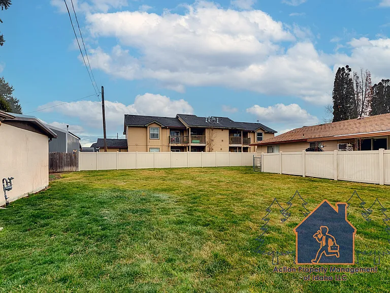 1013 W Willow Ave — Photo 25