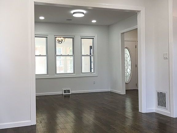 3rd image of 74 Saint Josephs Ave