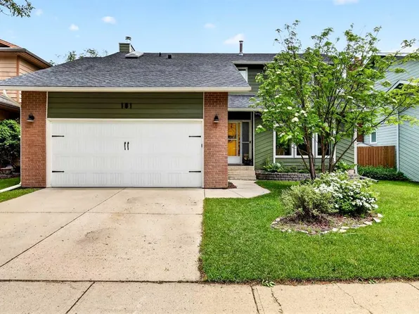 181 W Woodhaven Dr, Okotoks, AB T1S 1L8