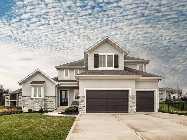 9750 McIntosh Ct, Parkville, MO 64152