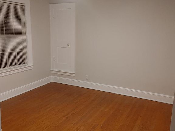 3rd image of 502 Walnut St
