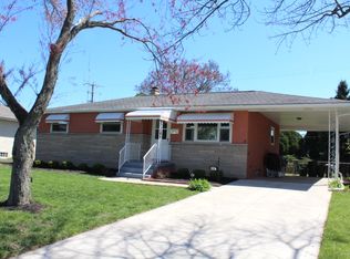 326 Pineview Dr, Columbus, OH 43213