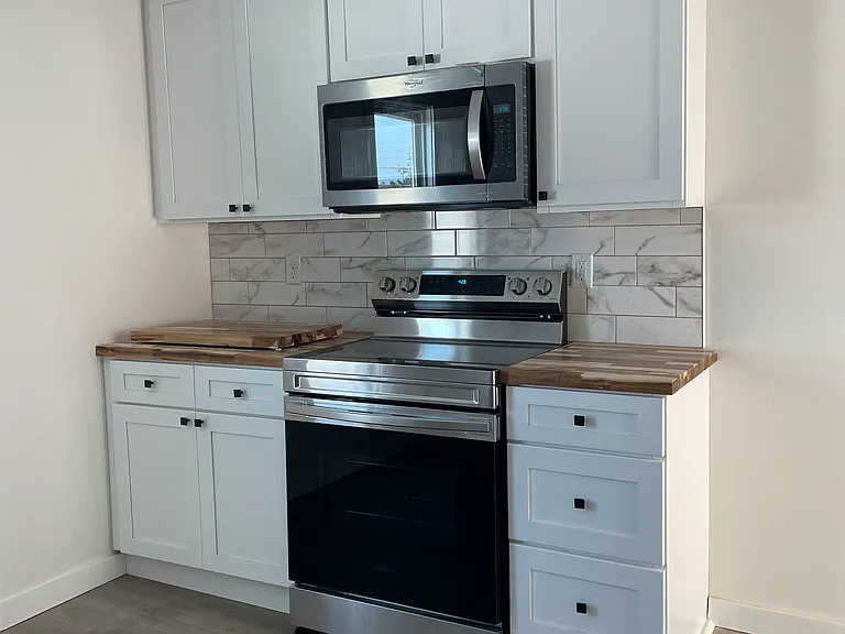 1043 Gravel Rd #C — Photo 3