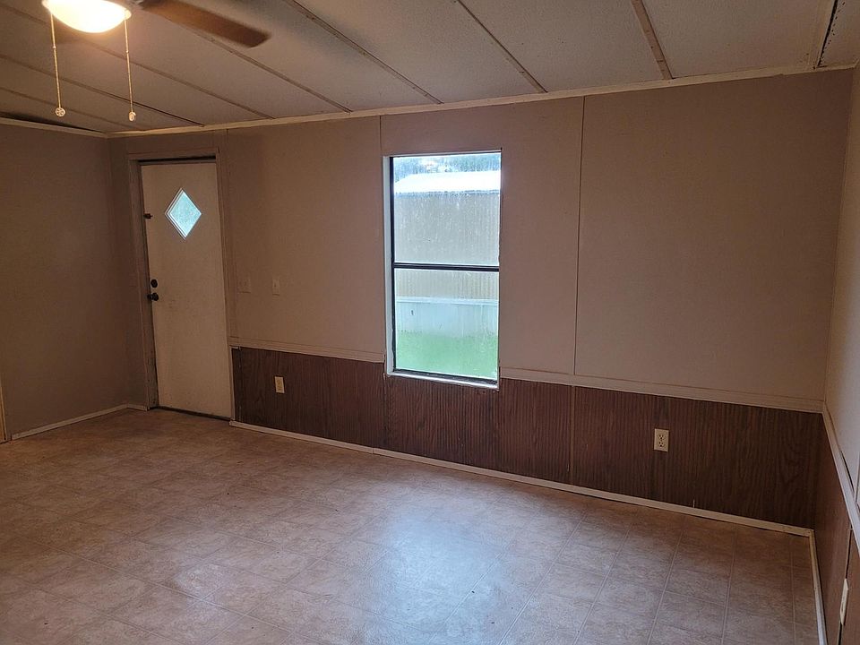 2nd image of 422 E Fountain Rd #3