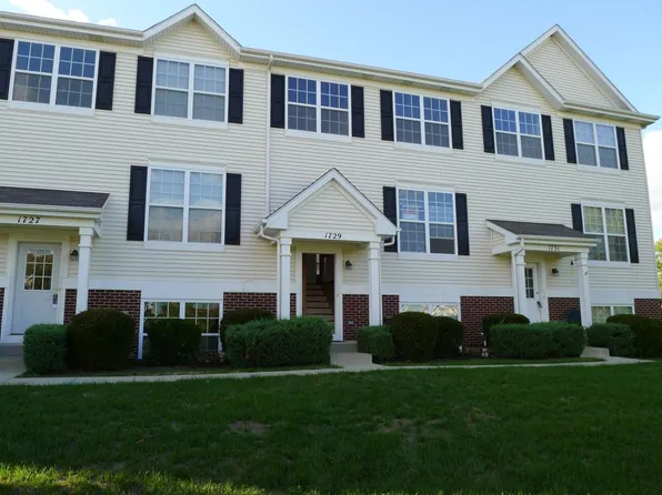 1729 W Turtle Creek Ln, Round Lake, IL 60073