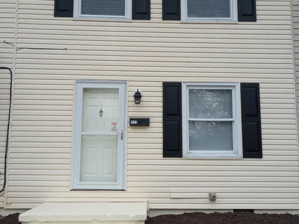 713 W 13th St, Front Royal, VA 22630