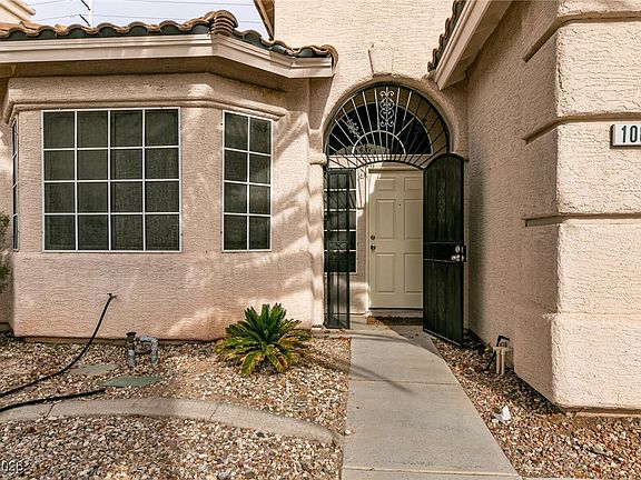 4th image of 1084 Coral Desert Dr