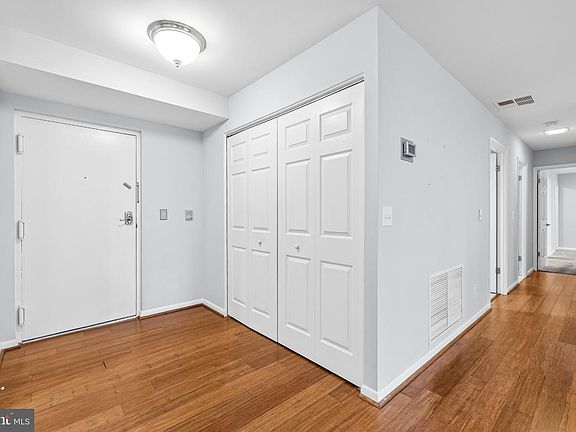 5th image of 2 Candlemaker Ct APT 202