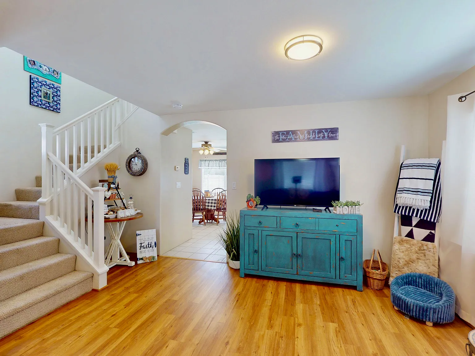 3 bed, 2.5 bath, 1364 sqft, $3,750 — Photo 3