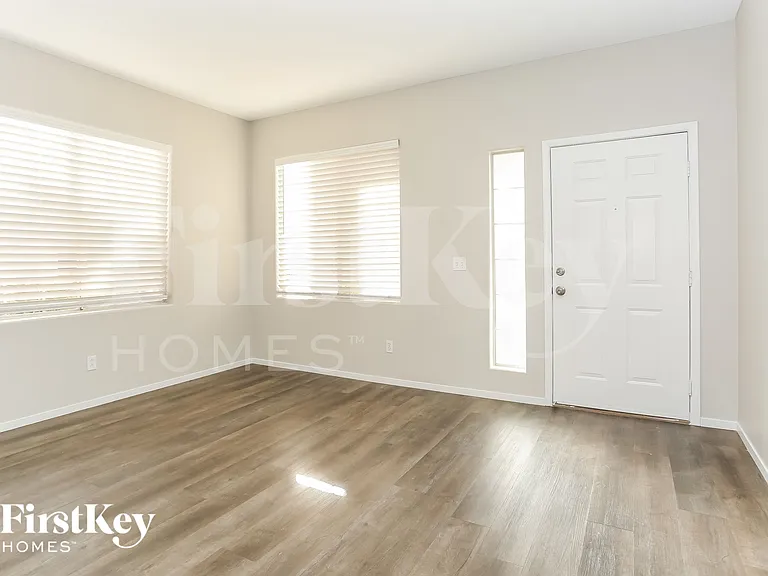 7833 Smokerise Ct — Photo 2