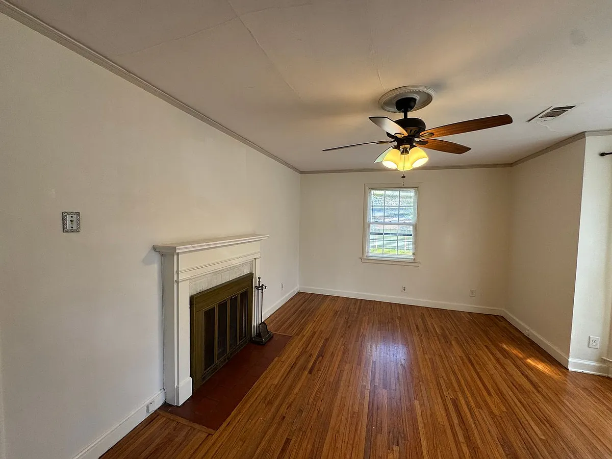 Building Photo - 2530 Girard St