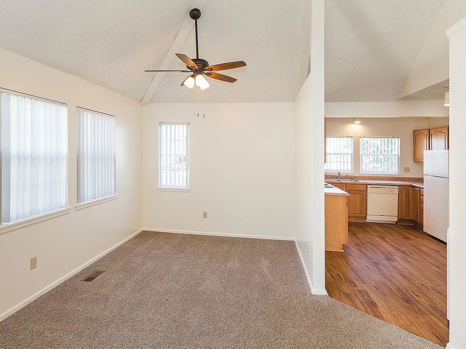 Chestnut Glen Townhomes — Photo 4
