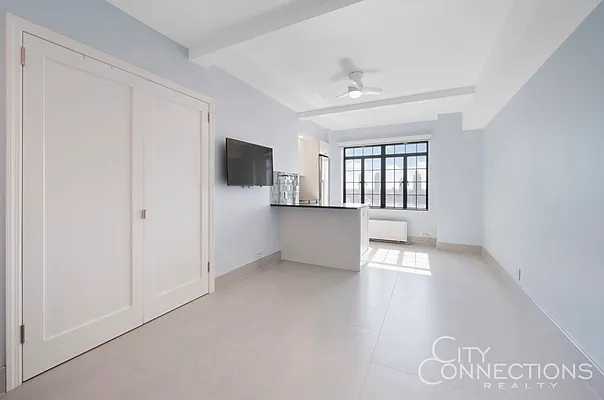 Rented by City Connections Realty | media 4