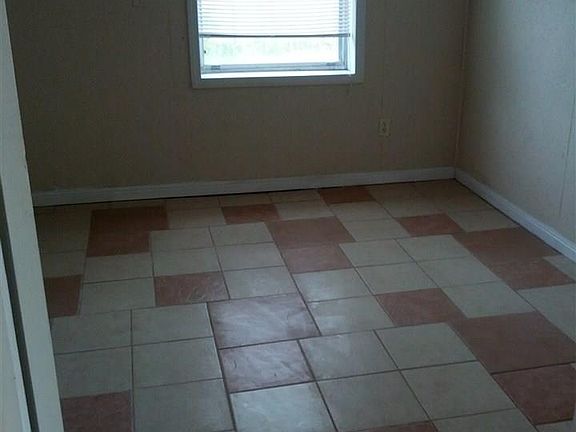 5th image of 606 Elizabeth St