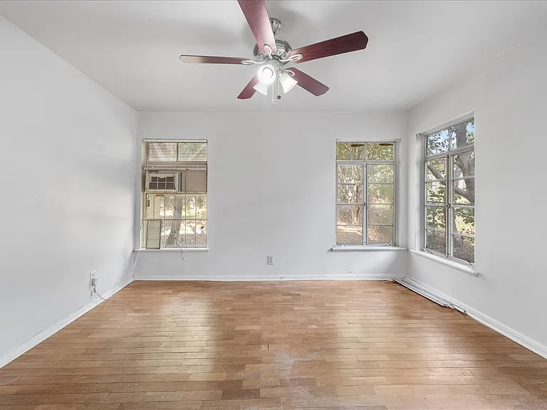 1409 Clifford Ave — Photo 7