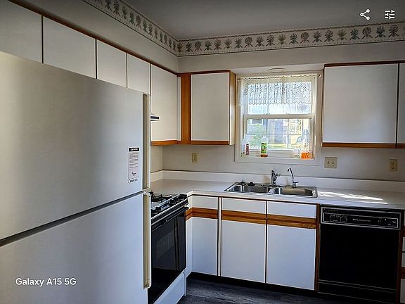 2nd image of 1622 Adams Ave #A