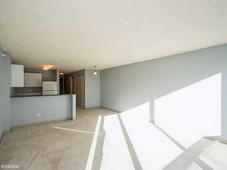2 E Erie St #1804 — Photo 1