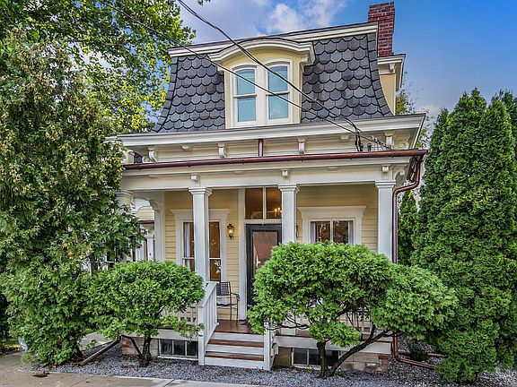 Street entrance to front room office or bedroom. Law office(1865) registered as Historical dwelling with Town of North Salem