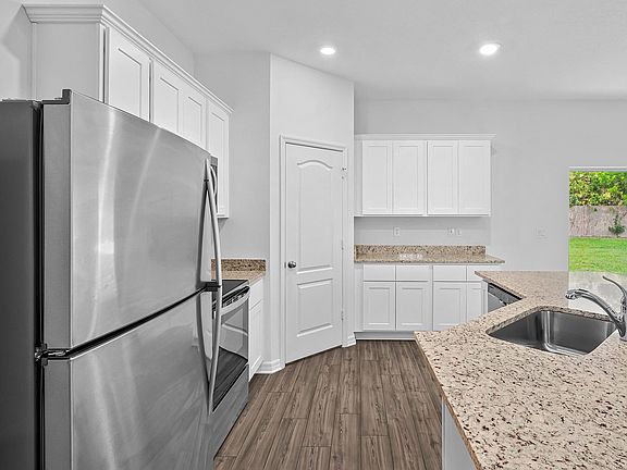 4th image of 1431 SW Becker Road