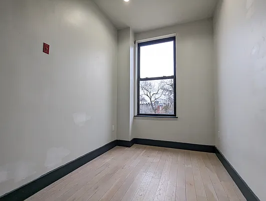 Rented by Compass | media 19