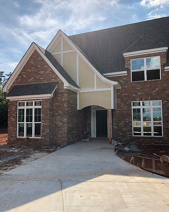 2nd image of 175 Linchwood Dr