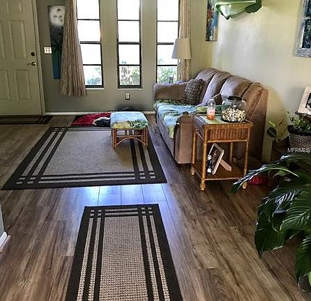 4th image of 10192 Peach Ave