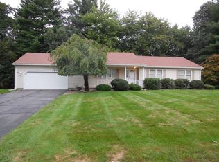 20 Holly Meadow Rd, Holyoke, MA 01040