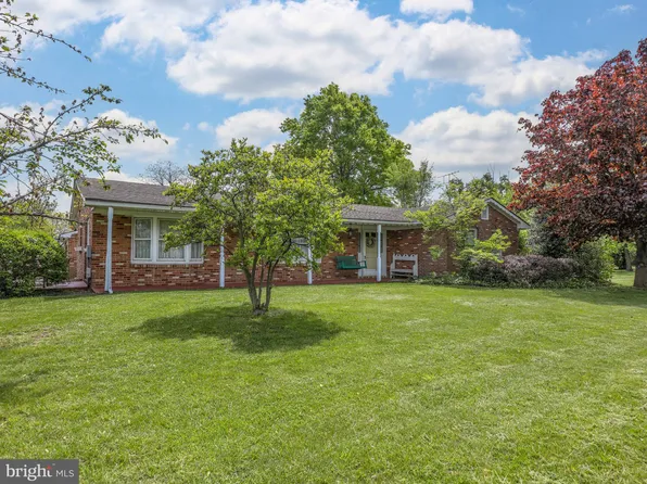 12375 Winchester Ave, Bunker Hill, WV 25413