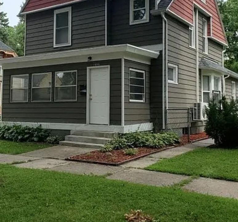 1st image of 1556 Queen Ave NE #2