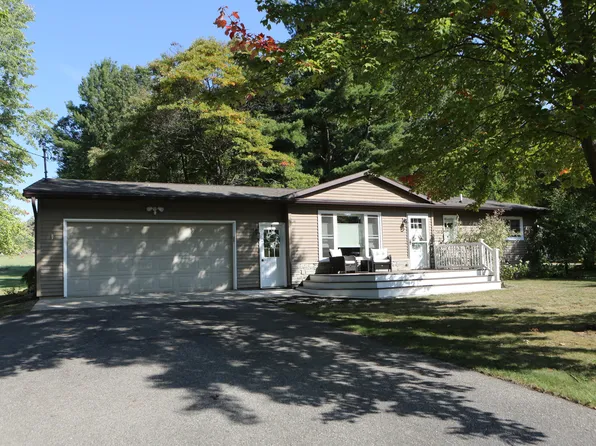 842 Carlson Dr NW, Stanton, MI 48888
