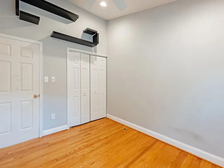215 Lynn Manor Dr — Photo 41