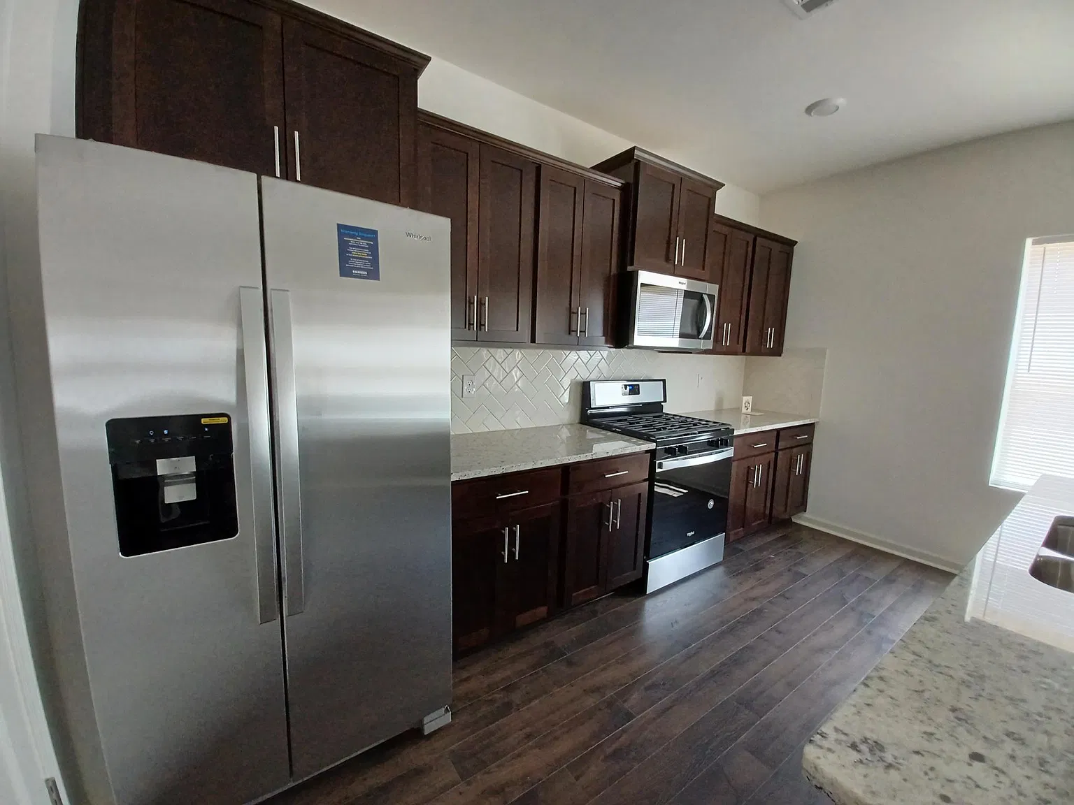 4 bed, 2.5 bath, 1884 sqft, $1,975 — Photo 3