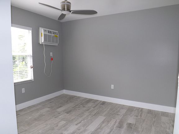 5th image of 1756 NW 2nd Ct APT 9
