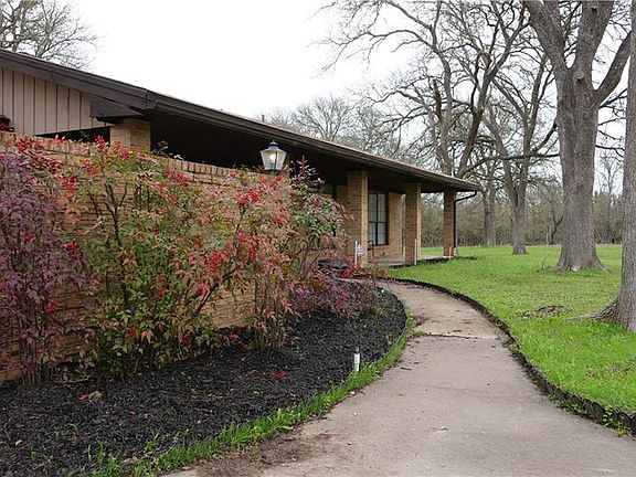2nd image of 538 County Road 303