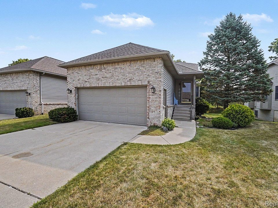 1st image of 307 Creekwood Cir