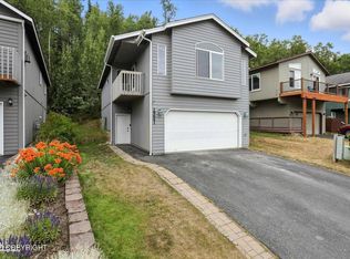 19641 Highland Ridge Dr, Eagle River, AK 99577