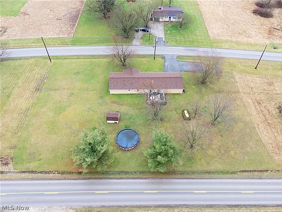 5th image of 4054 Cinnamon Dr N