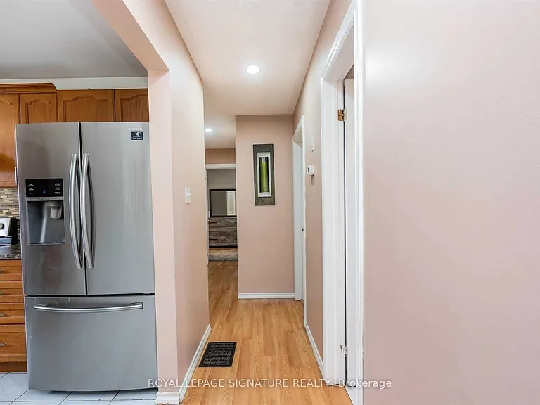 52 Buchanan Cres — Photo 14