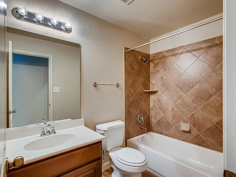 4211 Middleoak Grove Ln — Photo 18